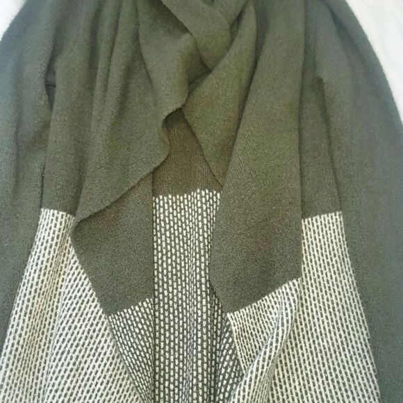 Motto Women's Cardigan - Picture 2 of 5